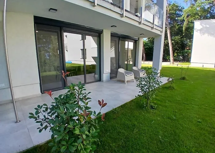 Fenyvesliget Iii アパート *