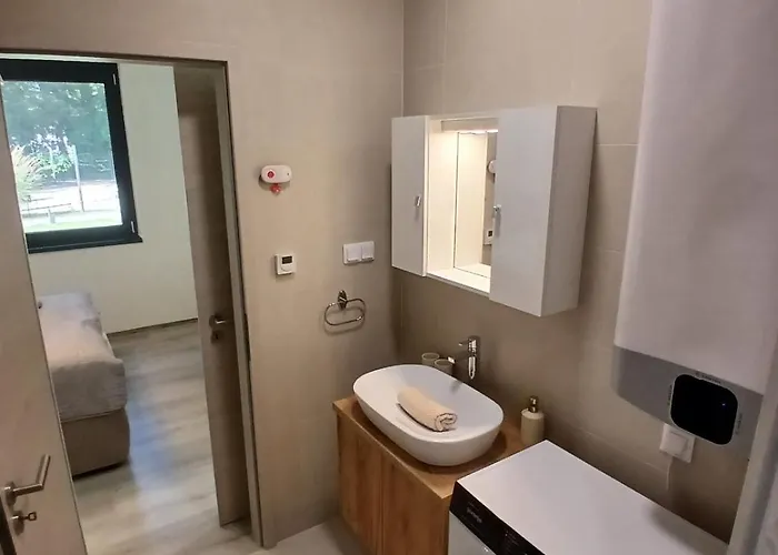 Fenyvesliget Iii アパート *